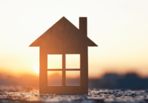 Acheter un bâtiment contenant de l’amiante, au nord de la France : ce qu’il faut savoir avant de signer